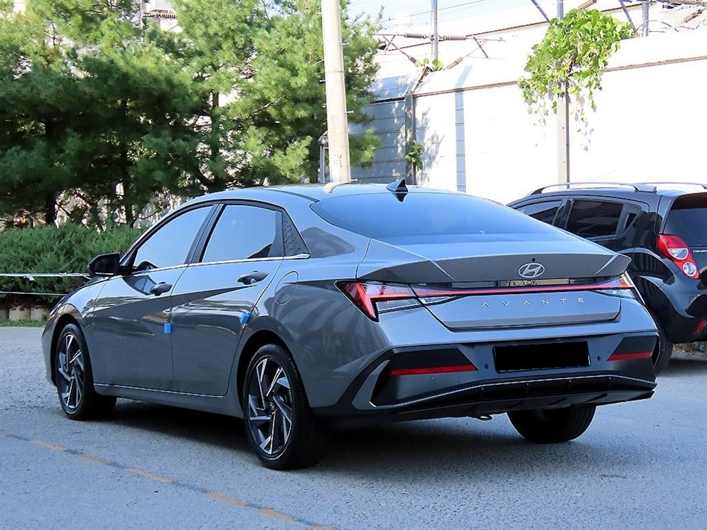 Hyundai Avante — photo 03