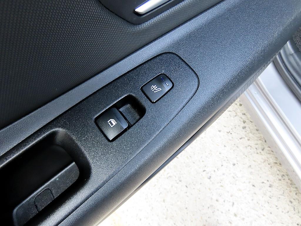 Hyundai Avante — photo 16