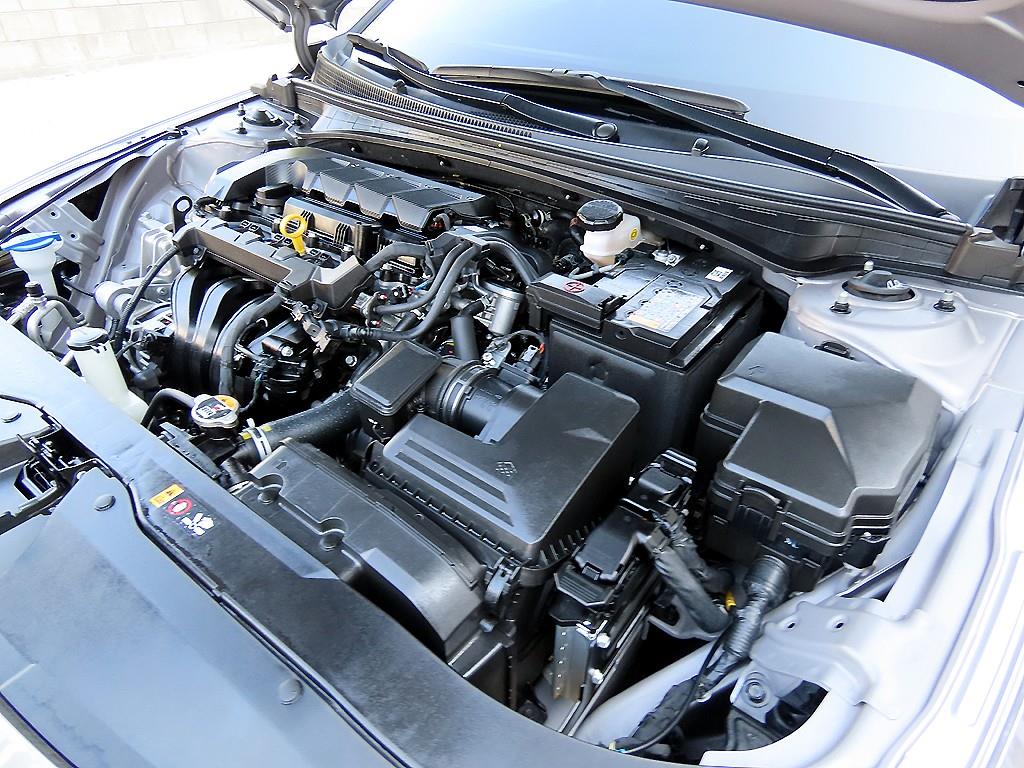 Hyundai Avante — photo 19
