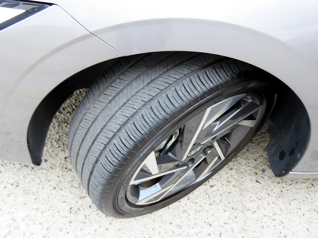Hyundai Avante — photo 20