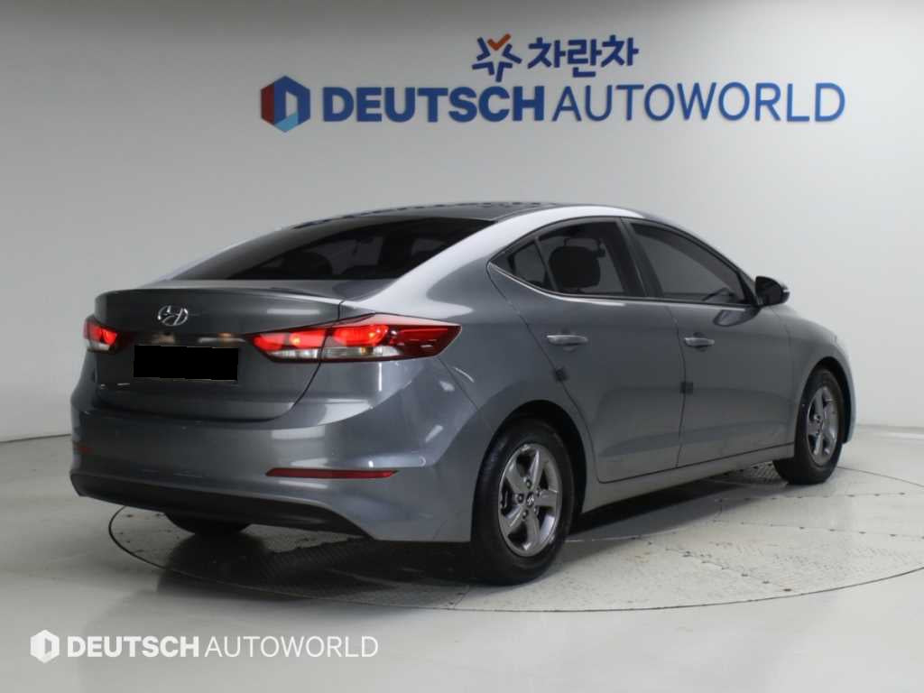 Hyundai Avante — photo 02