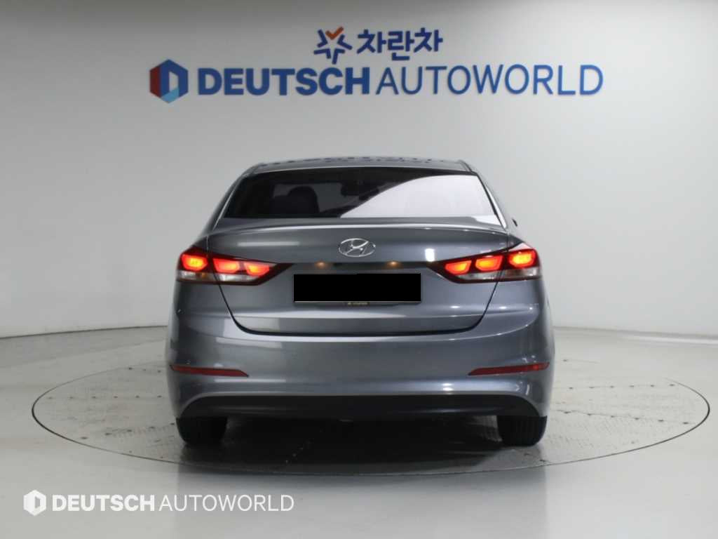 Hyundai Avante — photo 04