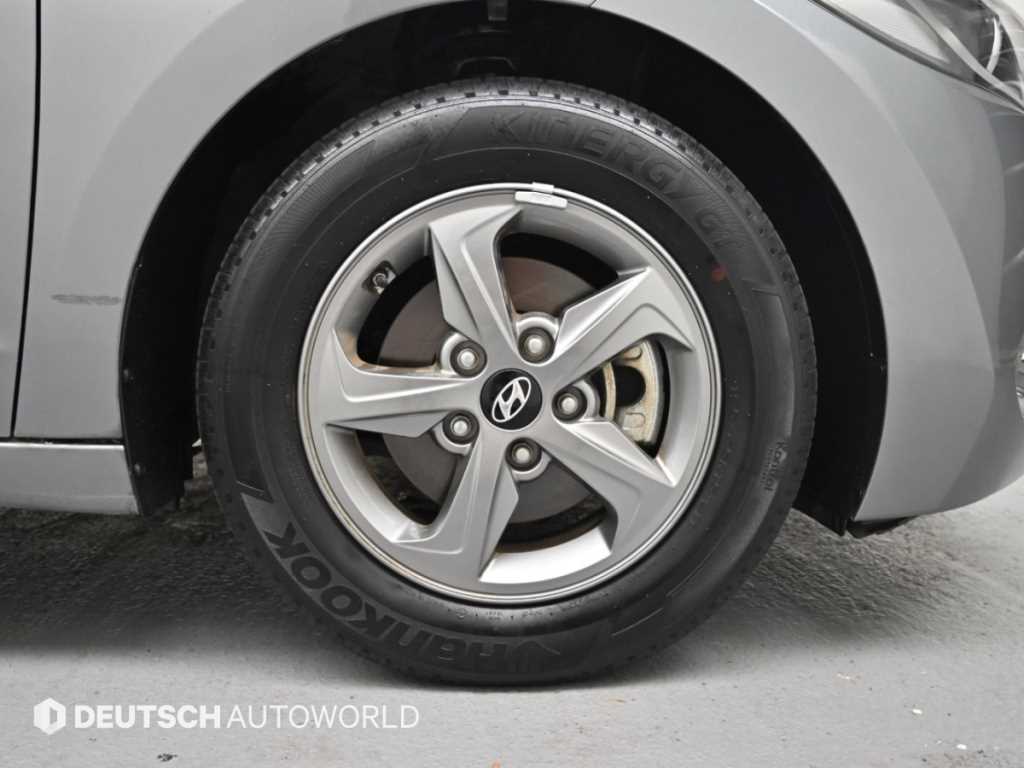 Hyundai Avante — photo 05