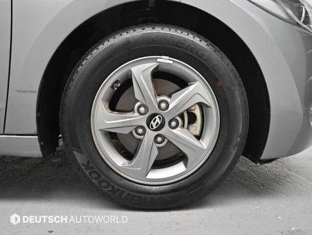 Hyundai Avante — photo 05