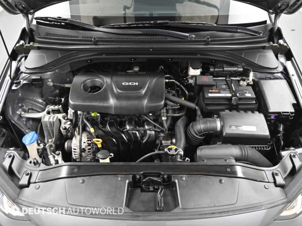 Hyundai Avante — photo 06