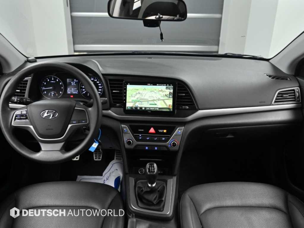 Hyundai Avante — photo 07