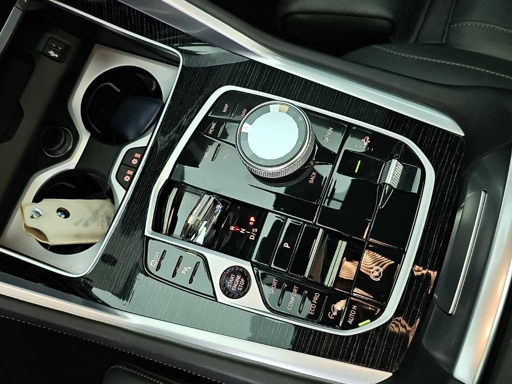 BMW X6 — photo 08