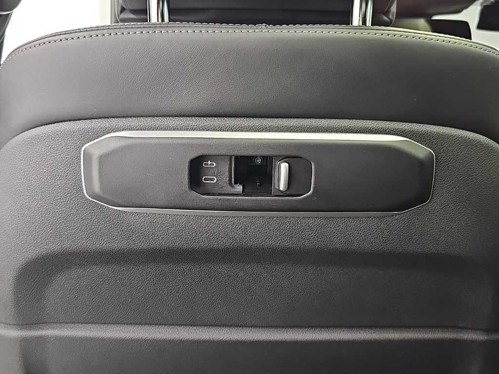 BMW X6 — photo 14