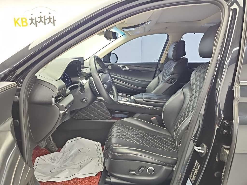 Genesis GV80 — photo 11