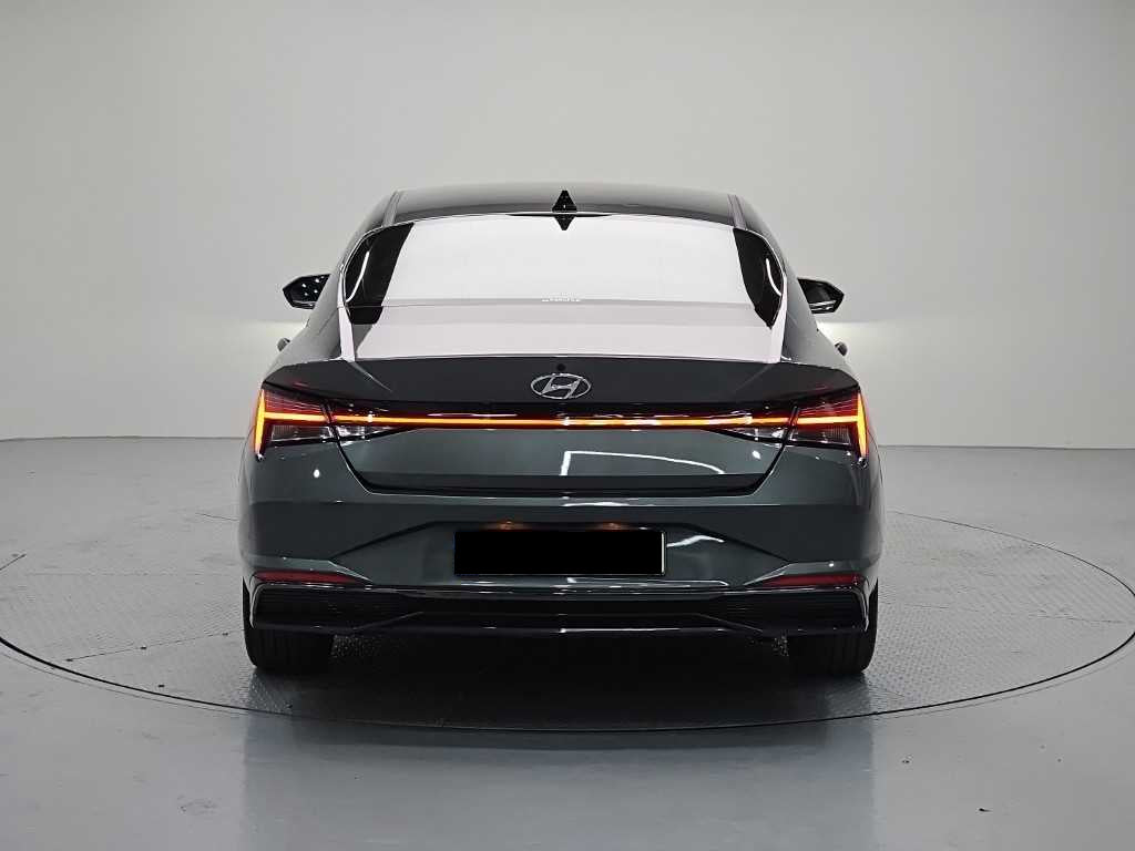 Hyundai Avante — photo 03