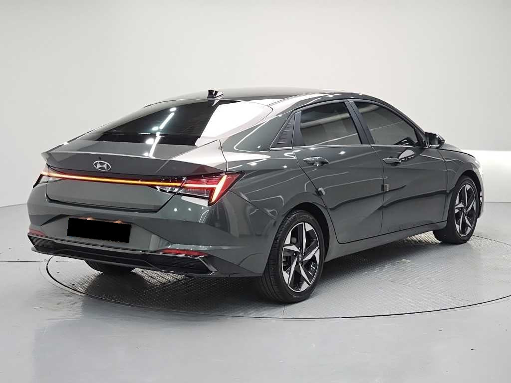 Hyundai Avante — photo 04