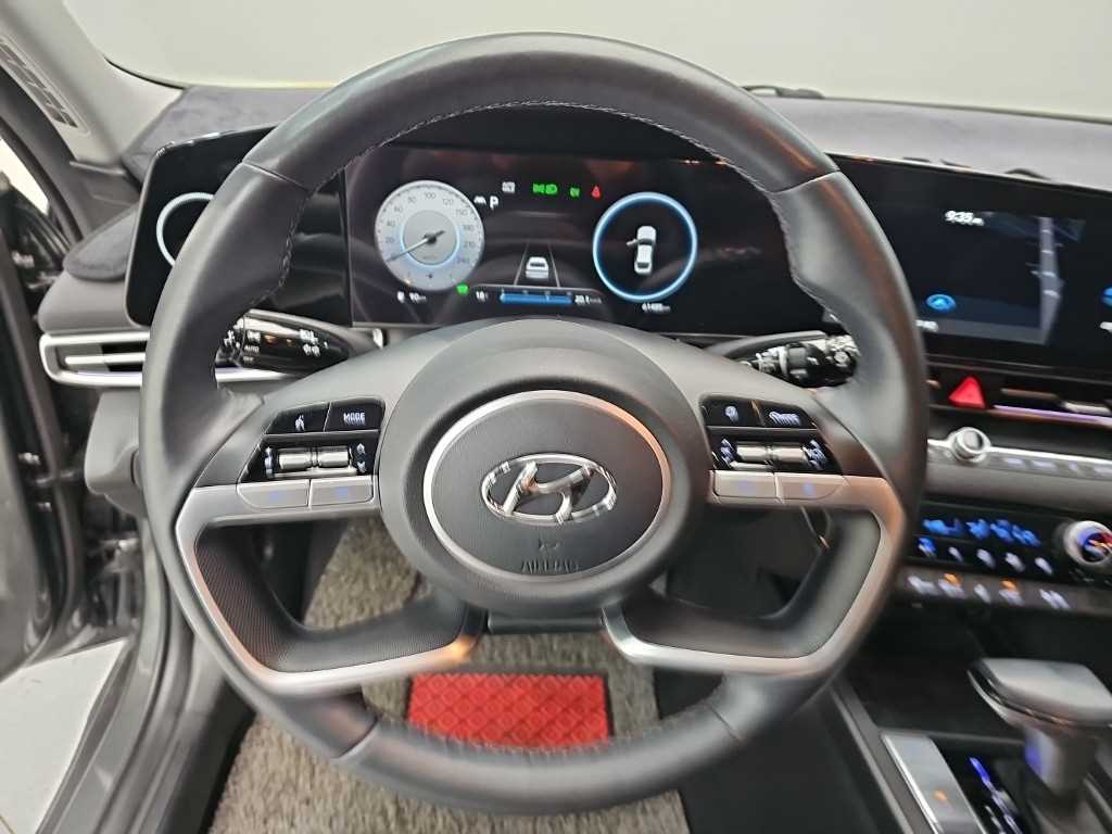 Hyundai Avante — photo 09
