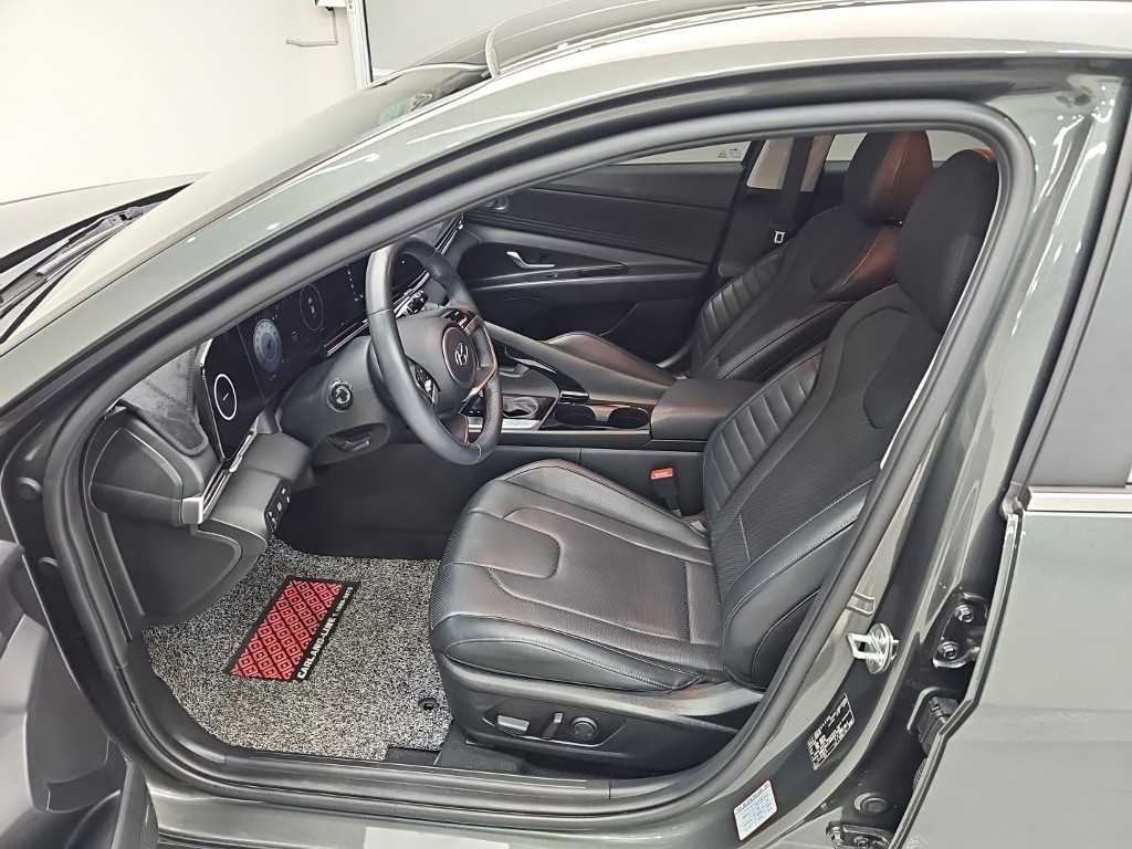 Hyundai Avante — photo 11