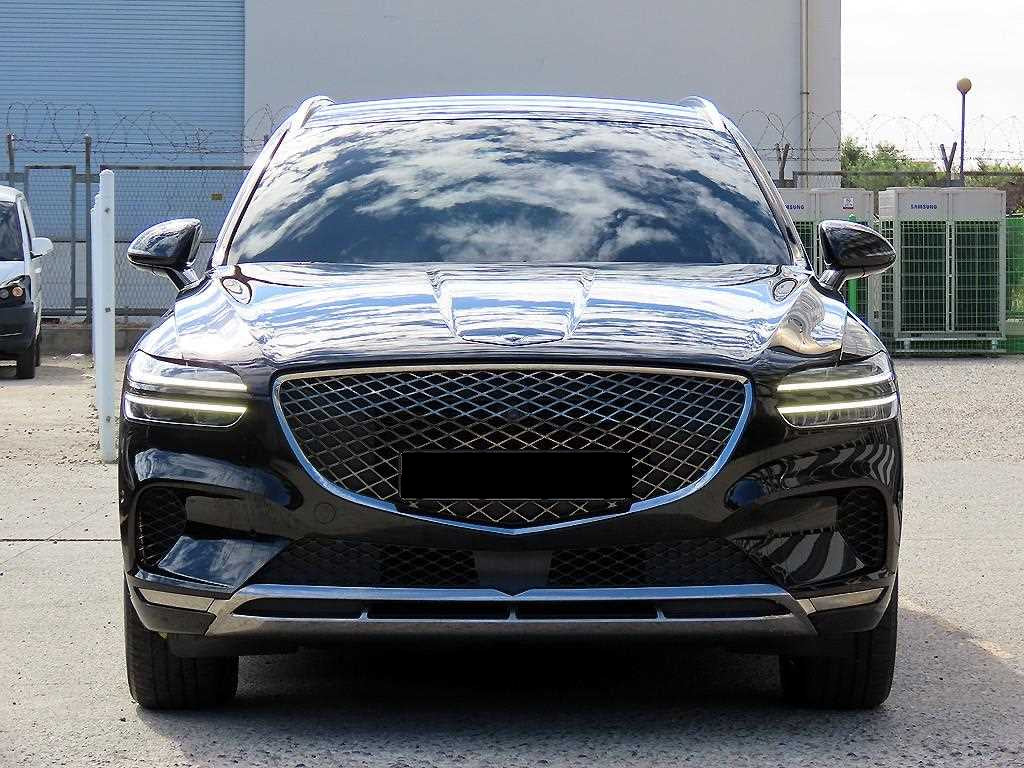 Genesis GV70 — photo 01
