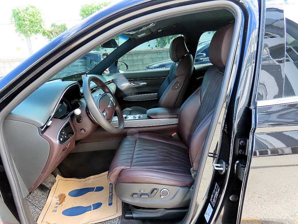 Genesis GV70 — photo 05