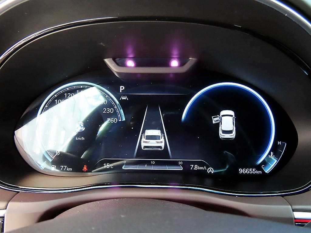 Genesis GV70 — photo 09