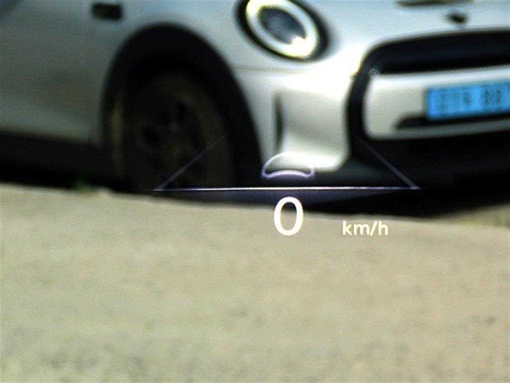 Genesis GV70 — photo 10