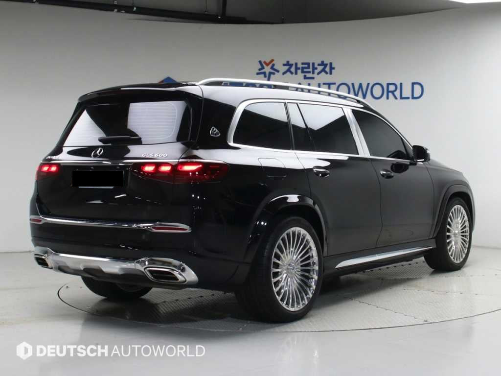 Mercedes-Benz GLS-Class — photo 02