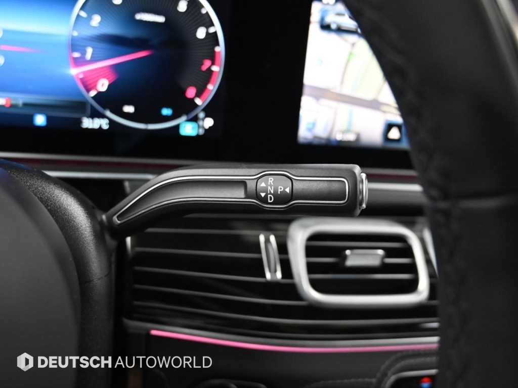 Mercedes-Benz GLS-Class — photo 09
