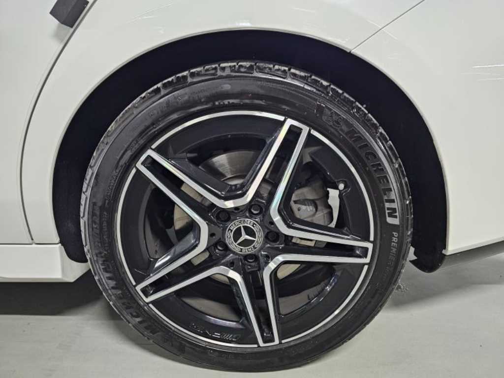 Mercedes-Benz CLA-Class — photo 18
