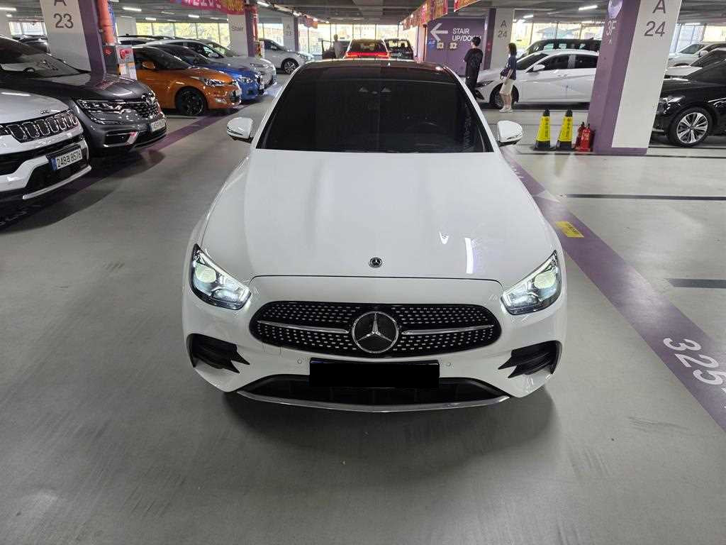 Mercedes-Benz E-Class — photo 02