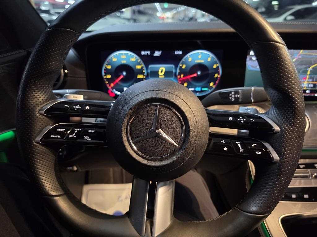 Mercedes-Benz E-Class — photo 12