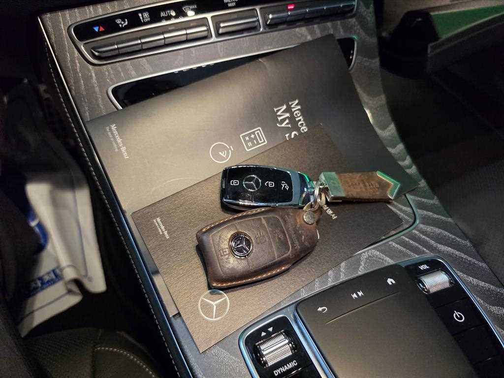 Mercedes-Benz E-Class — photo 15