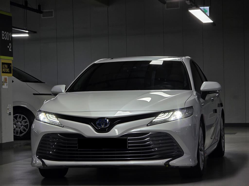 Toyota Camry — photo 01