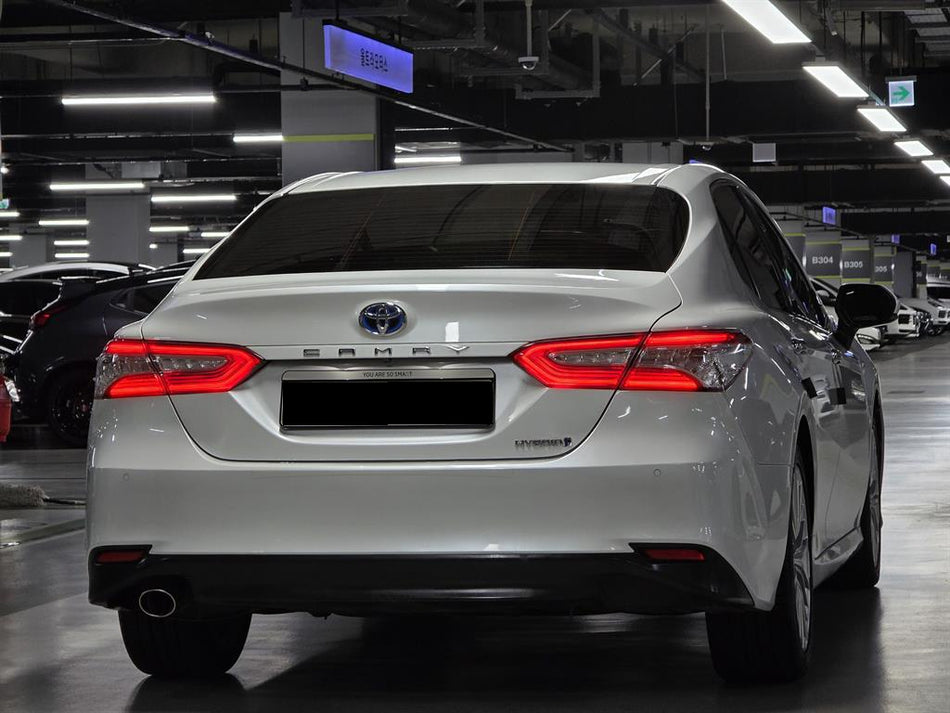 Toyota Camry — photo 02