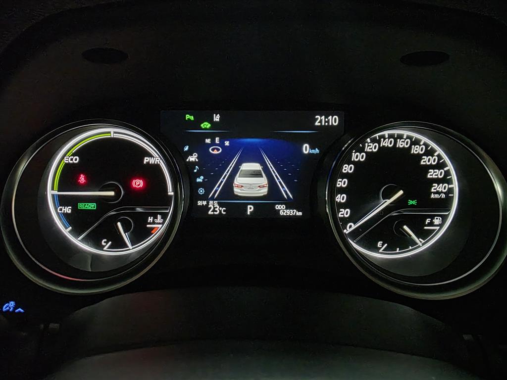 Toyota Camry — photo 06