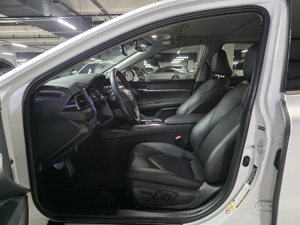 Toyota Camry — photo 07