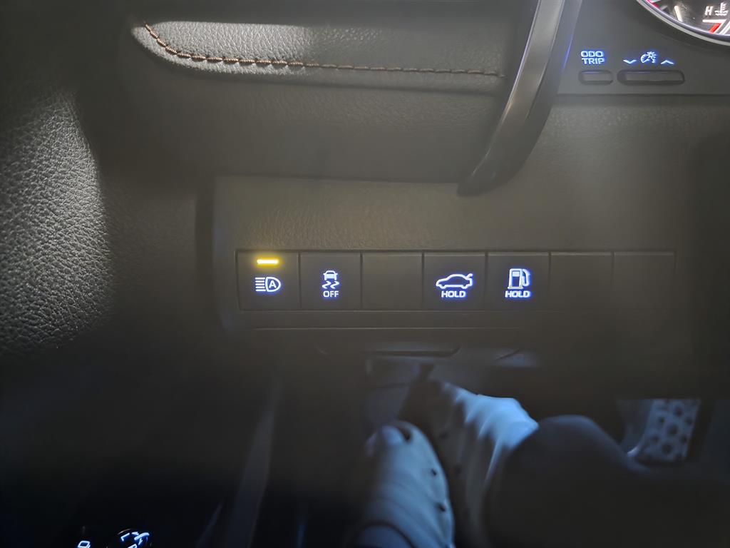 Toyota Camry — photo 15