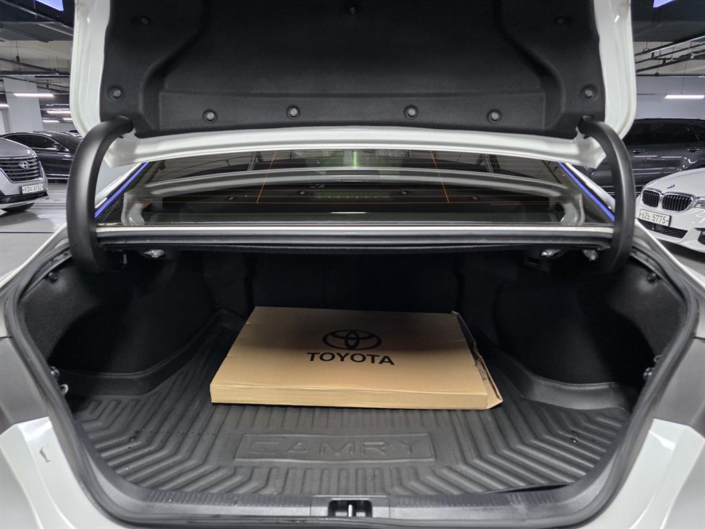 Toyota Camry — photo 20