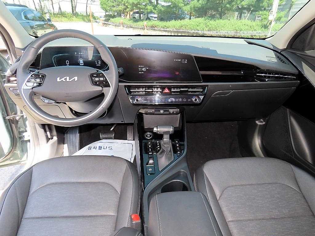 Kia Niro — photo 07