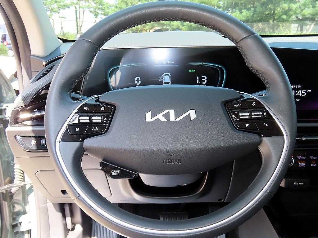 Kia Niro — photo 08