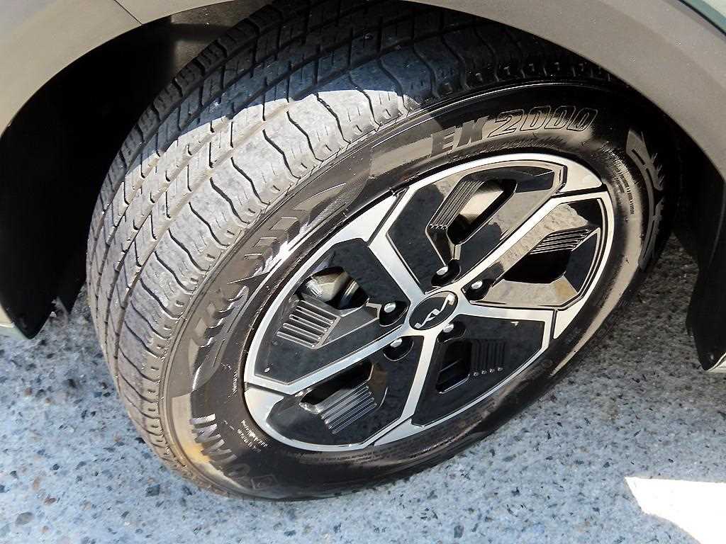Kia Niro — photo 20