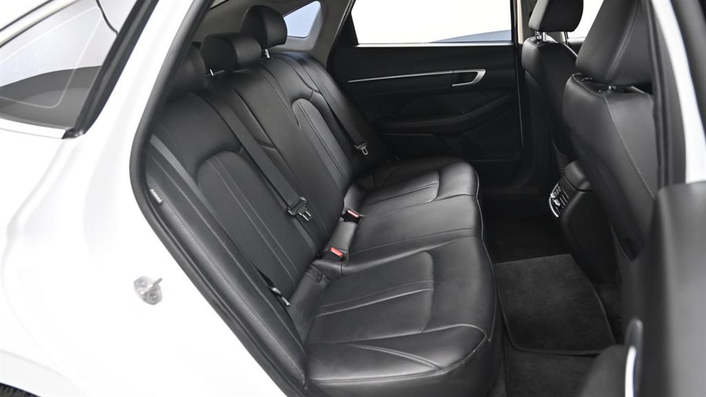 Hyundai Sonata — photo 11