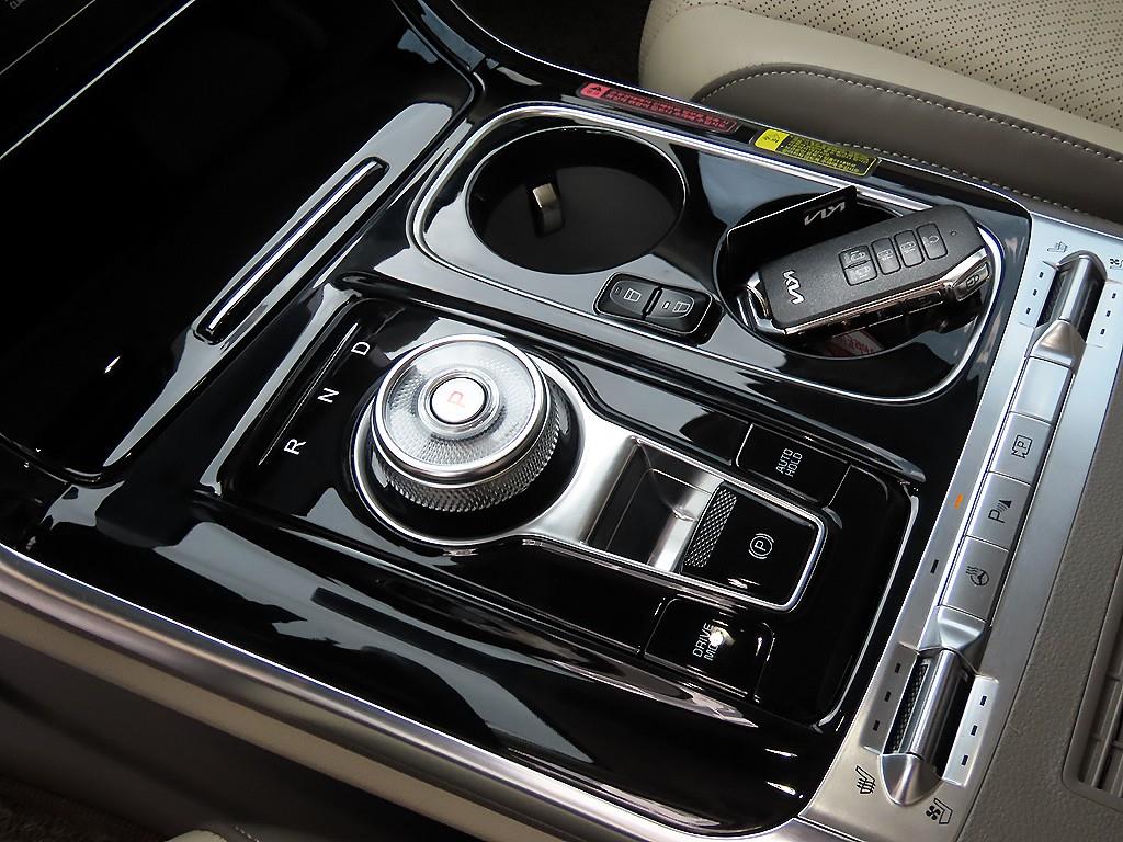 Kia Carnival — photo 10