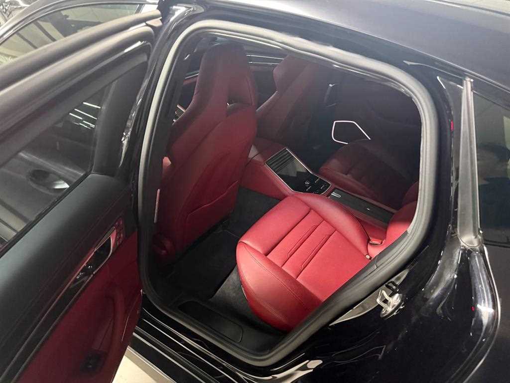 Porsche Panamera — photo 08