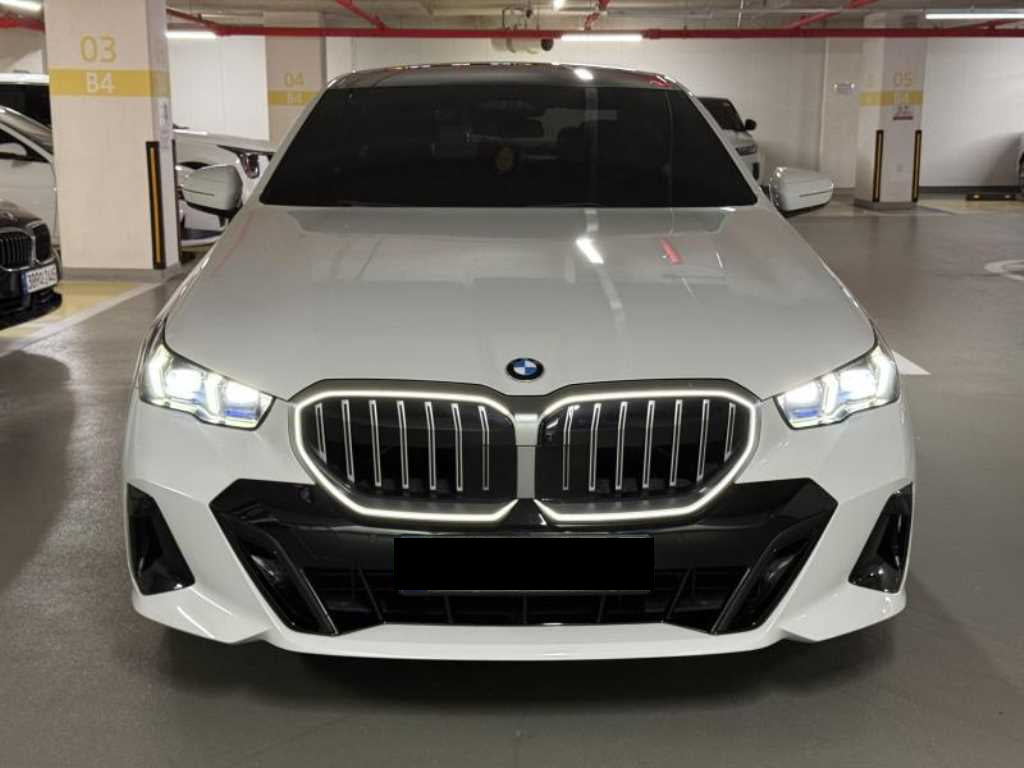 BMW 5-Series — photo 03
