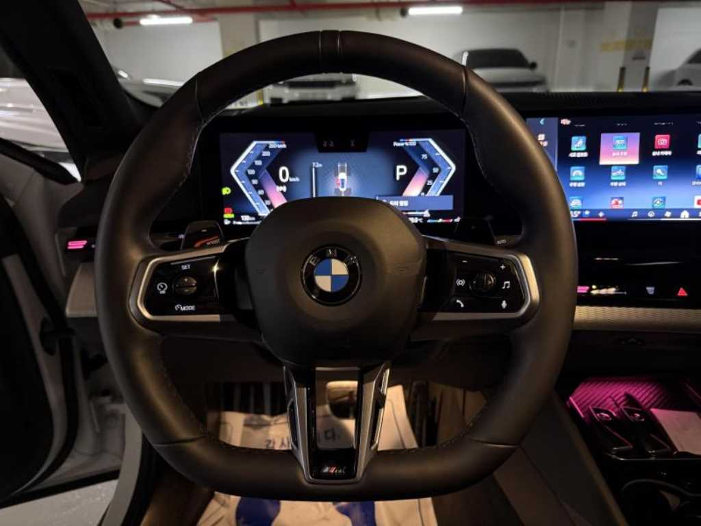 BMW 5-Series — photo 11