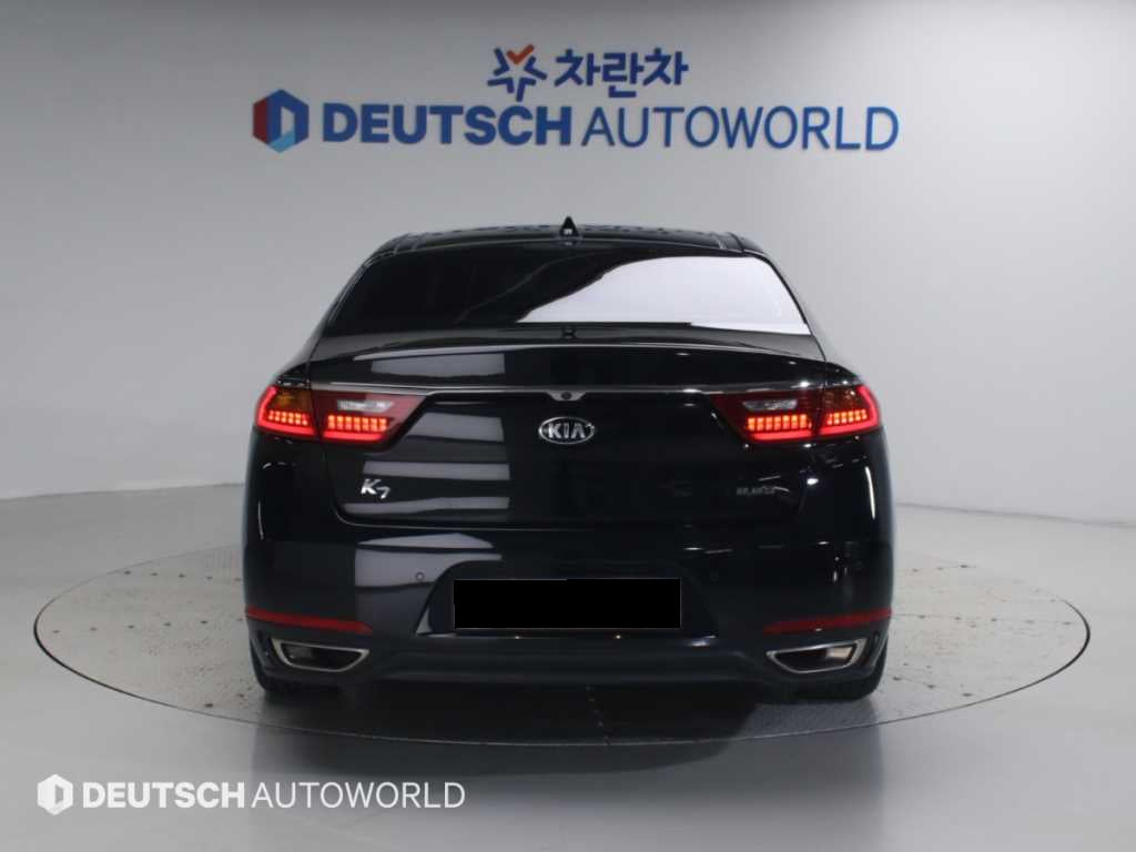 Kia K7 — photo 04