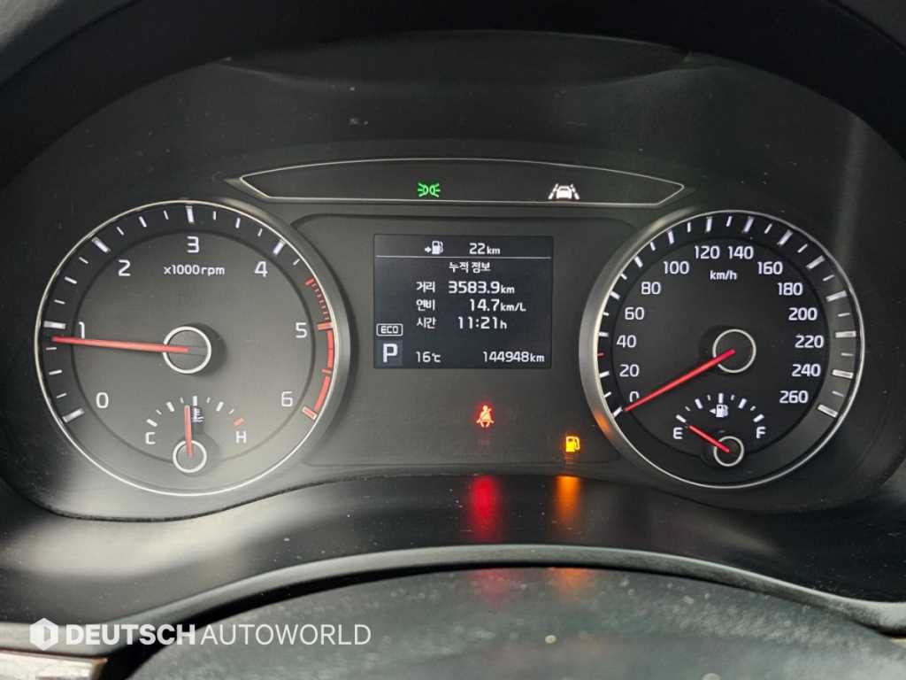 Kia K7 — photo 08