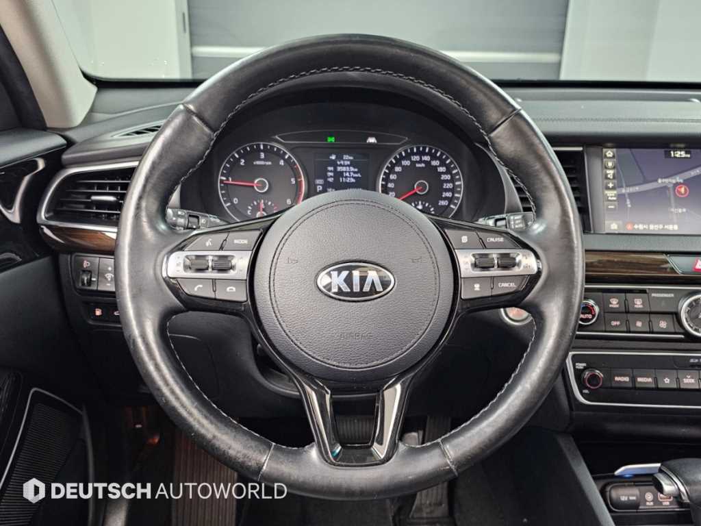 Kia K7 — photo 13