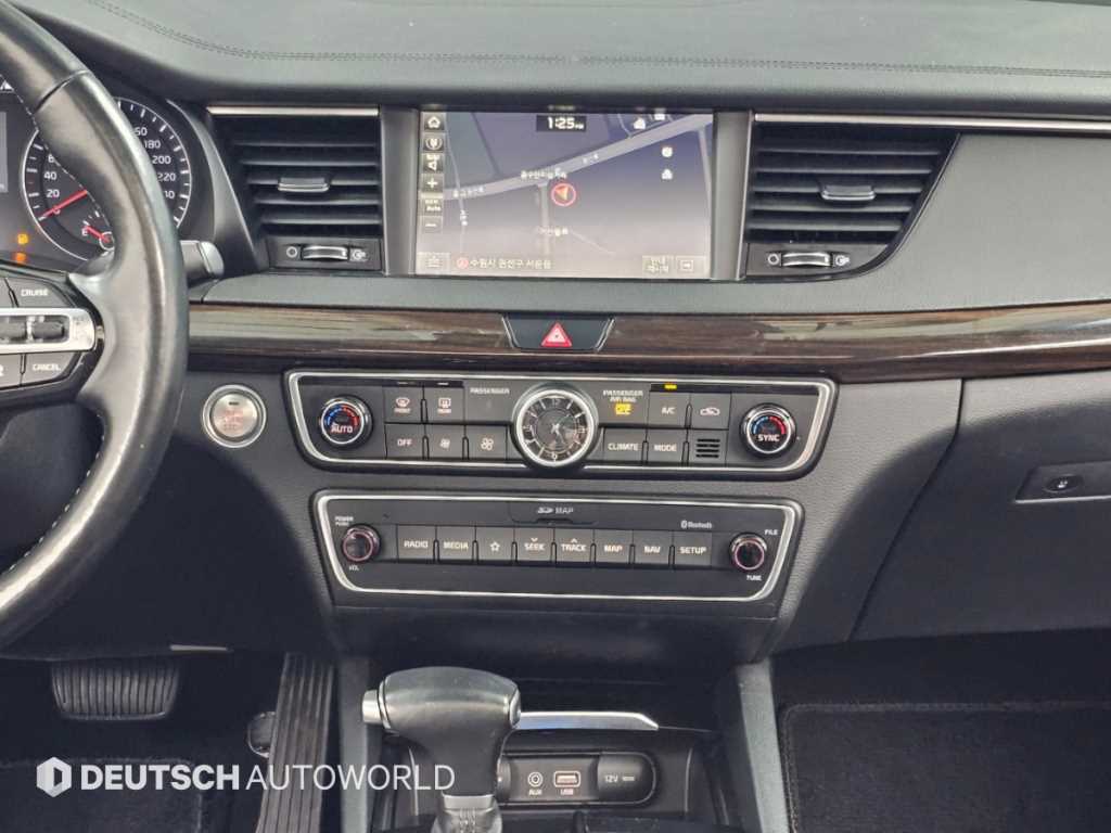 Kia K7 — photo 14