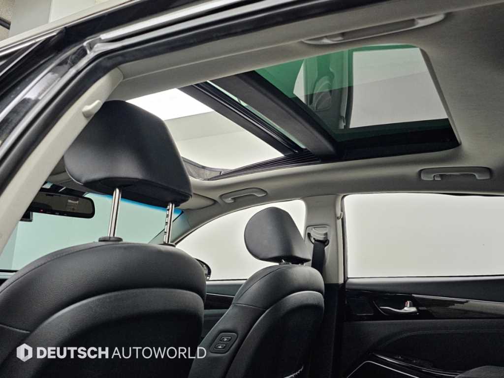Kia K7 — photo 18
