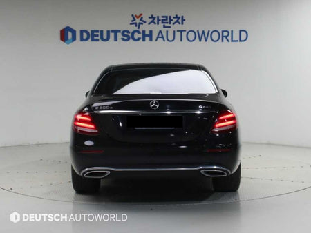 Mercedes-Benz E-Class — photo 04