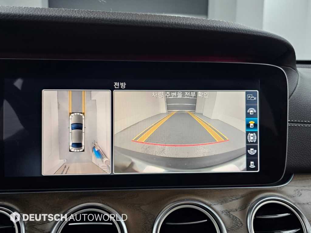 Mercedes-Benz E-Class — photo 15