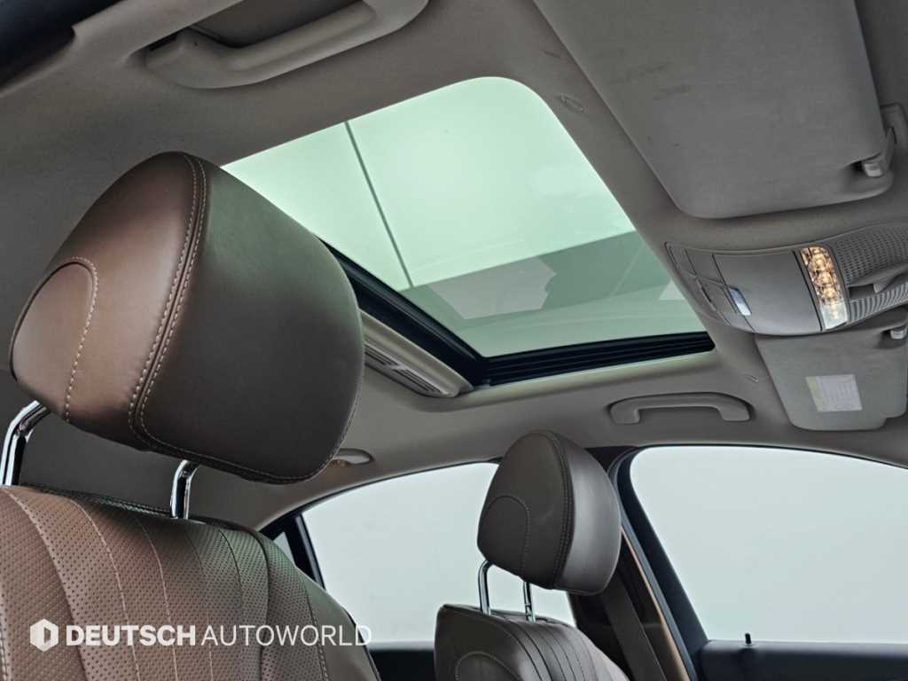 Mercedes-Benz E-Class — photo 18