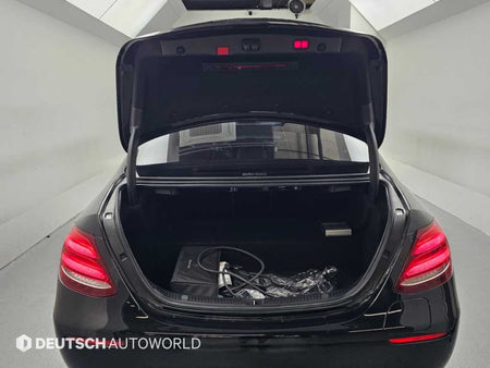 Mercedes-Benz E-Class — photo 19
